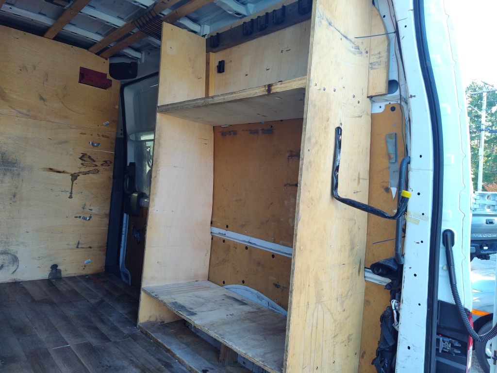 Photo 14 of this NISSAN NV