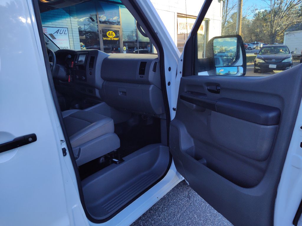 Photo 20 of this NISSAN NV
