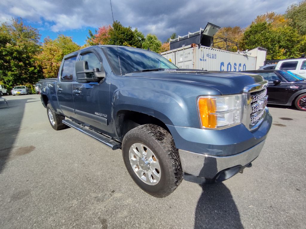 Photo 2 of this GMC SIERRA