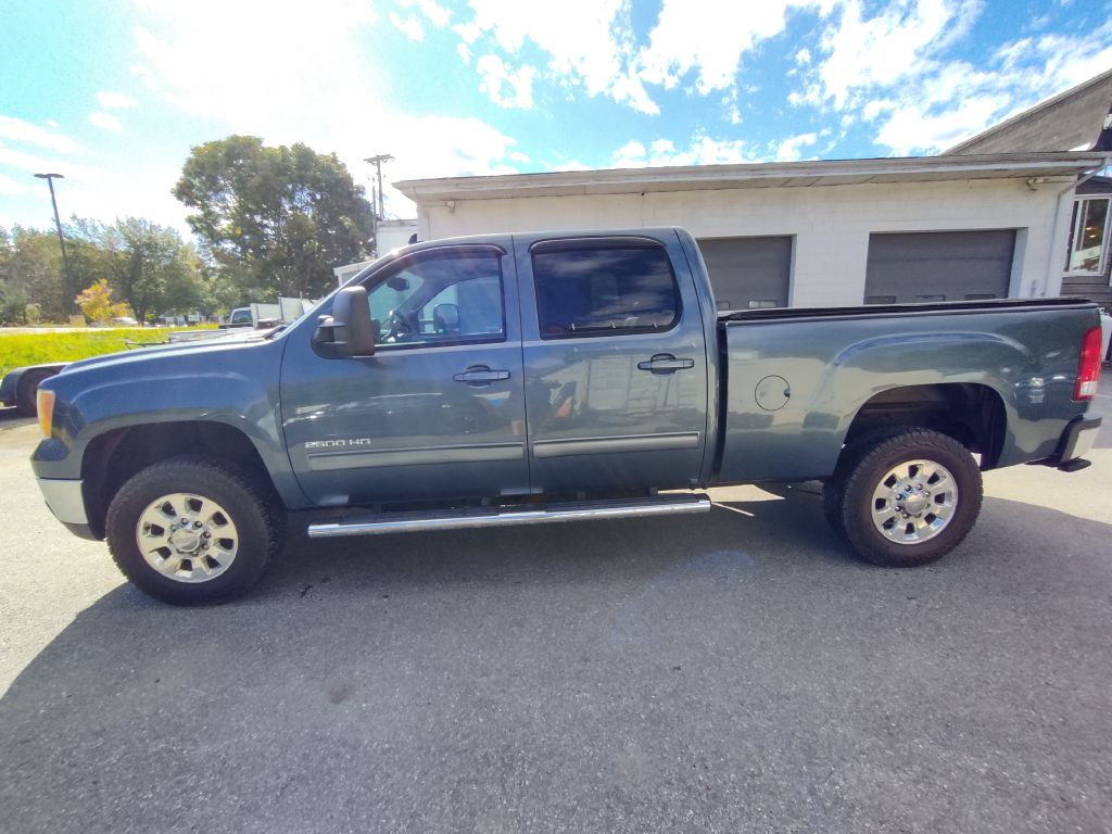Photo 6 of this GMC SIERRA