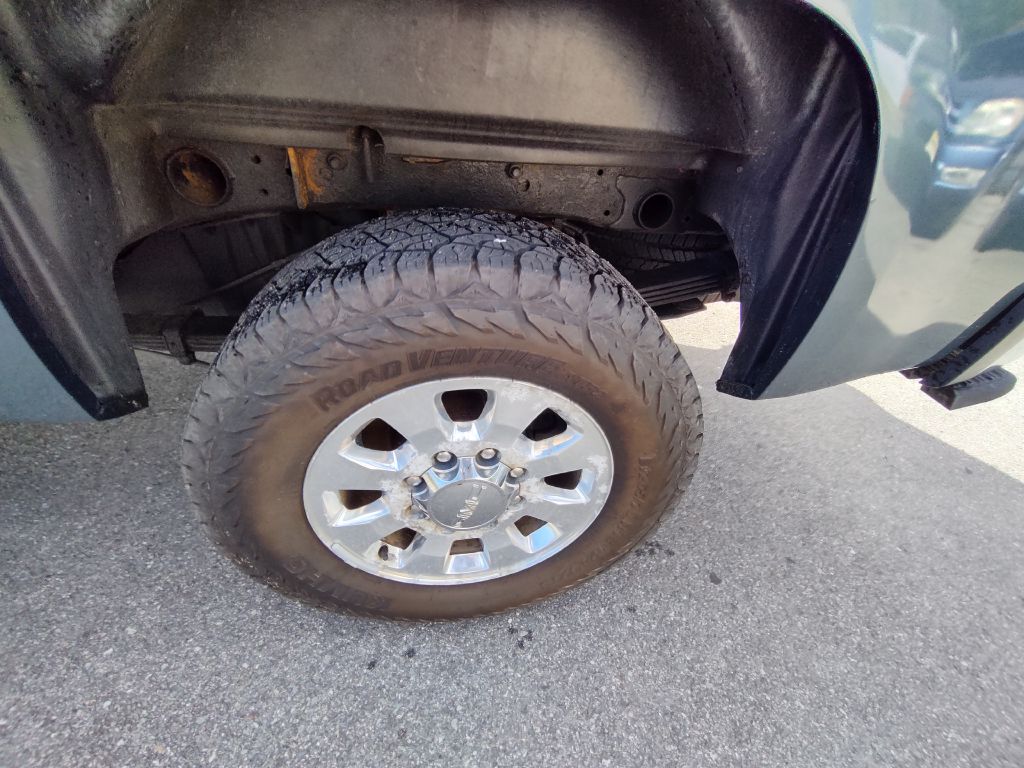 Photo 16 of this GMC SIERRA