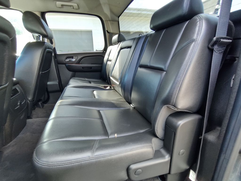 Photo 19 of this GMC SIERRA