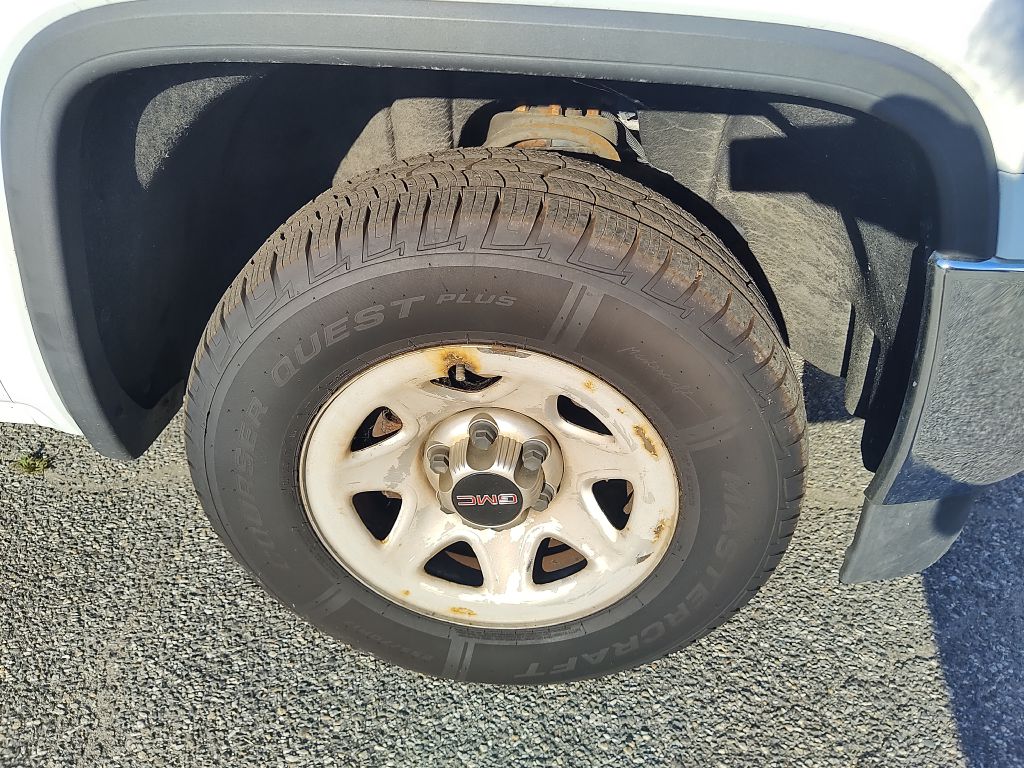 Photo 11 of this GMC SIERRA