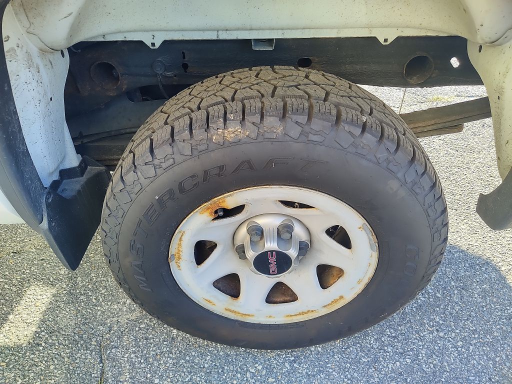 Photo 13 of this GMC SIERRA