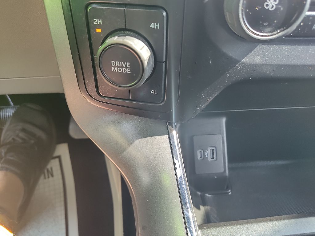 Photo 28 of this FORD F150