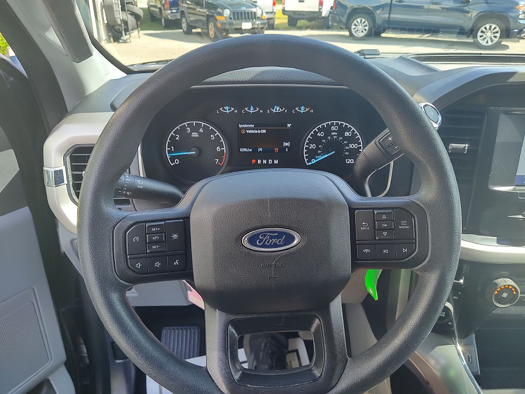 Photo 32 of this FORD F150