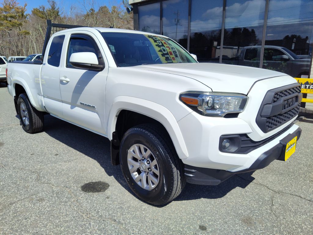 Photo 2 of this TOYOTA TACOMA
