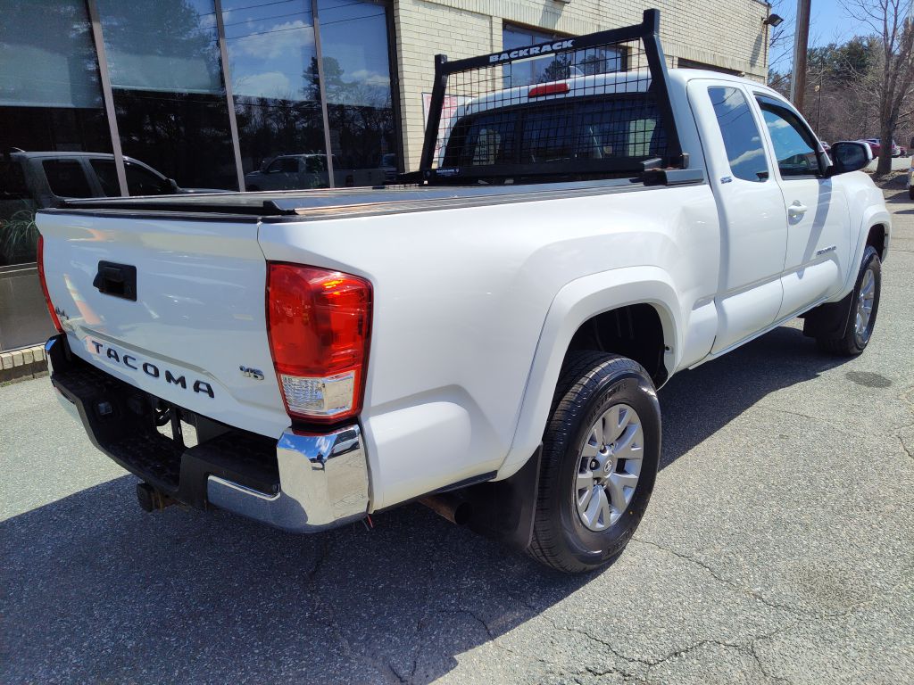 Photo 8 of this TOYOTA TACOMA