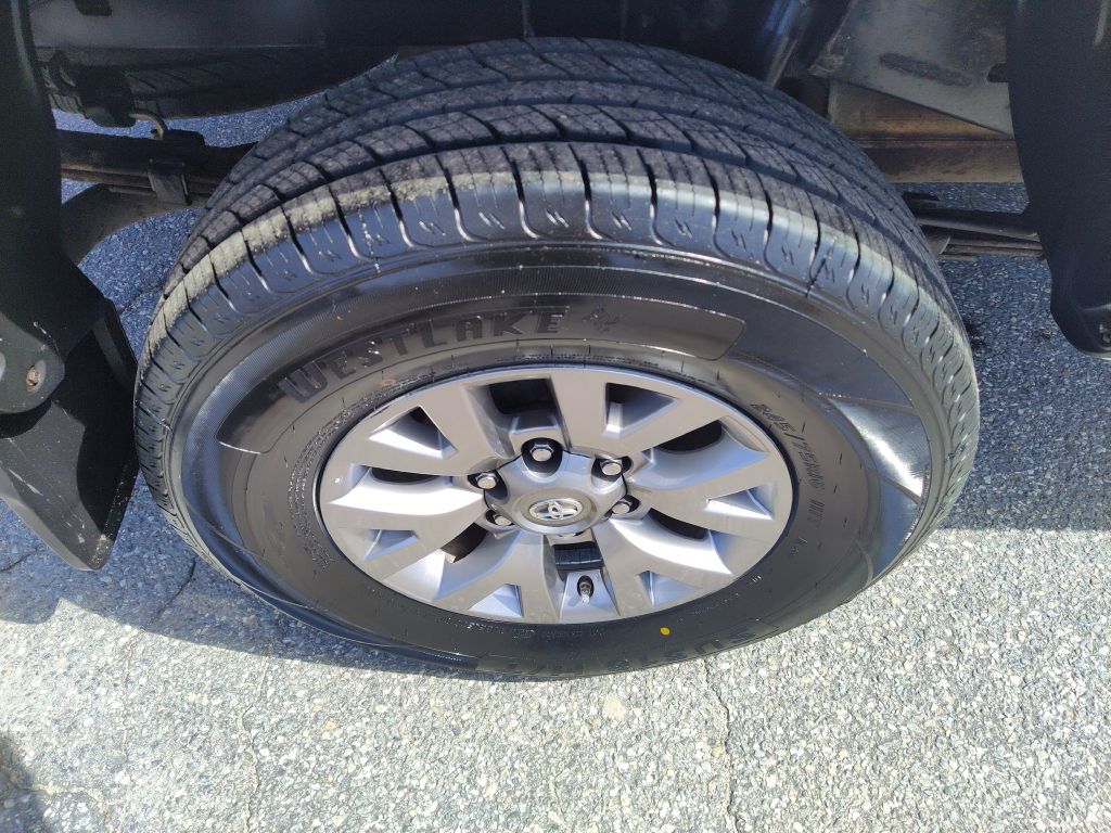 Photo 19 of this TOYOTA TACOMA