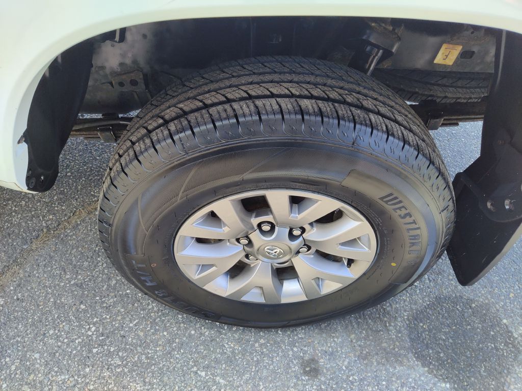 Photo 20 of this TOYOTA TACOMA