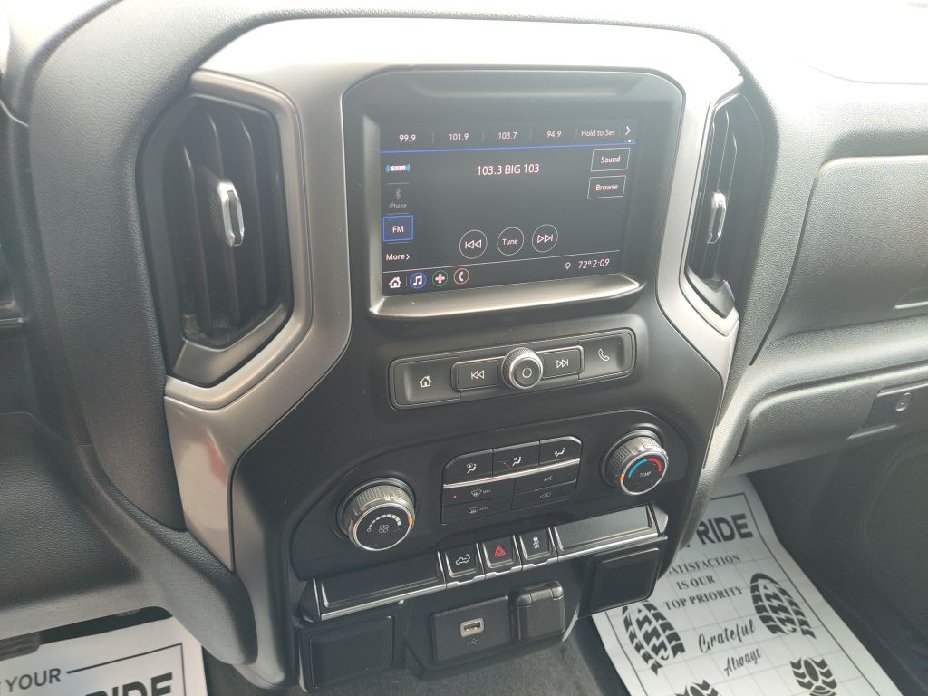 Photo 23 of this CHEVROLET SILVERADO 1500