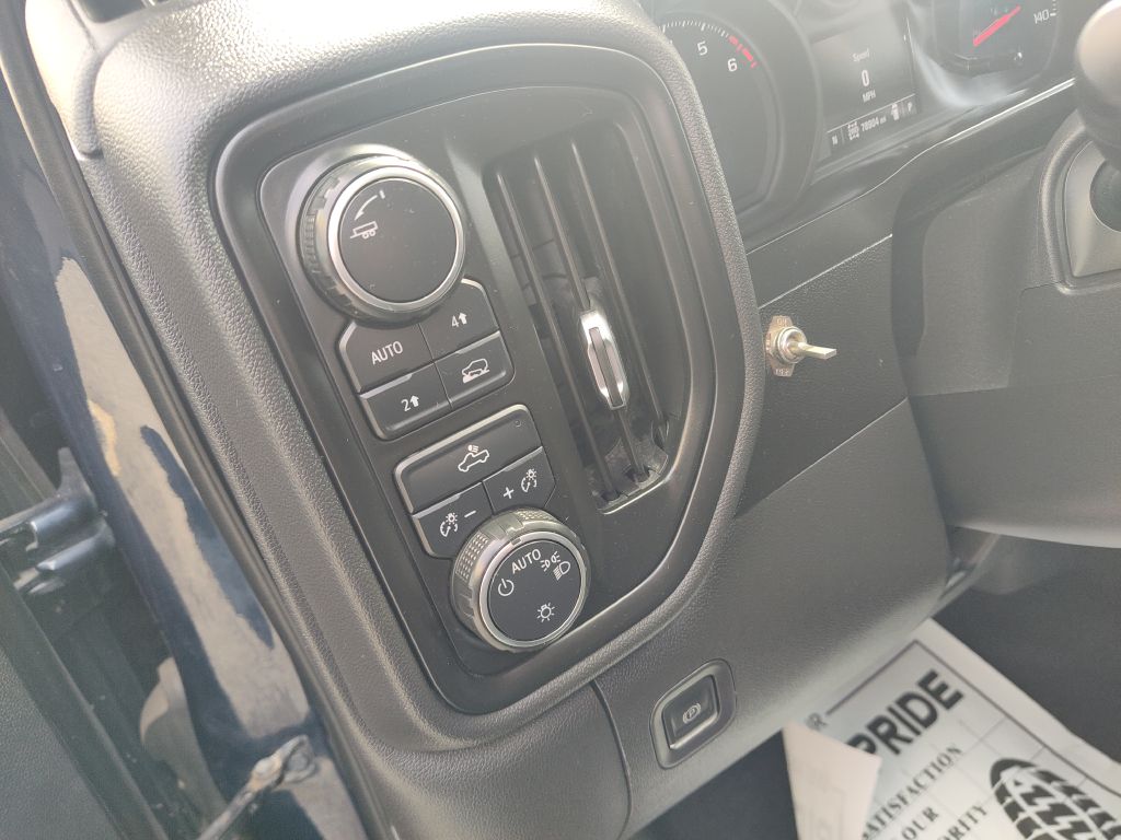 Photo 26 of this CHEVROLET SILVERADO 1500