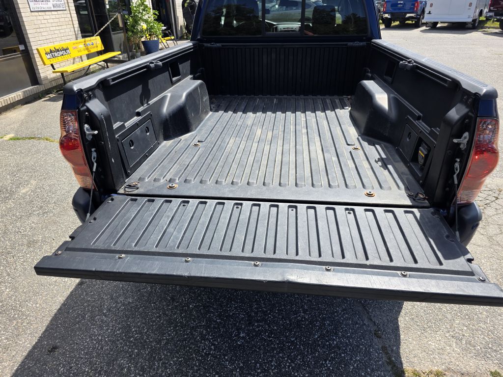 Photo 15 of this TOYOTA TACOMA