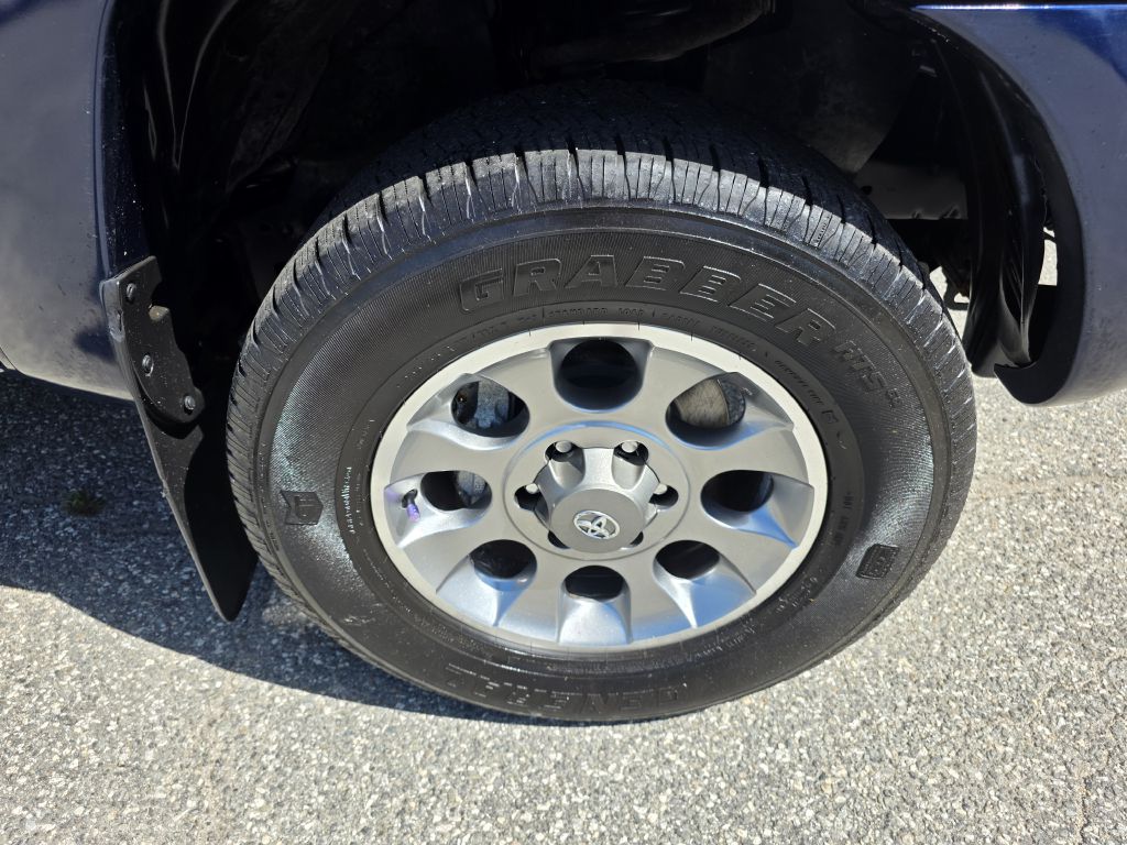 Photo 22 of this TOYOTA TACOMA