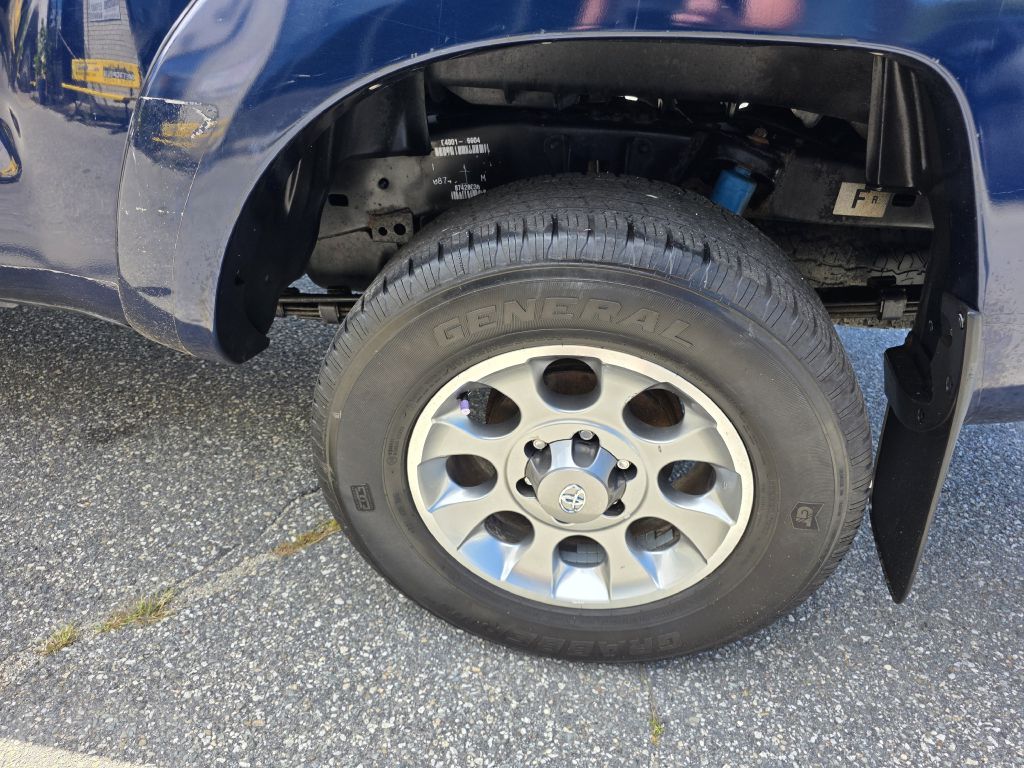 Photo 24 of this TOYOTA TACOMA