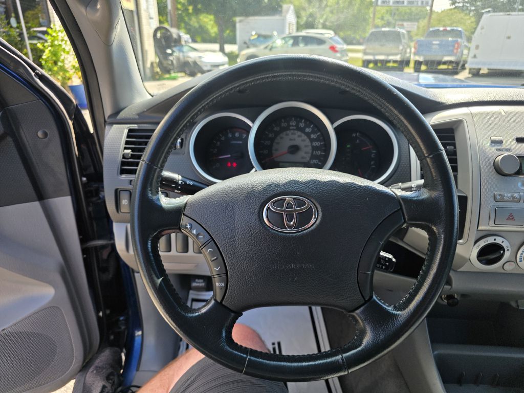Photo 32 of this TOYOTA TACOMA