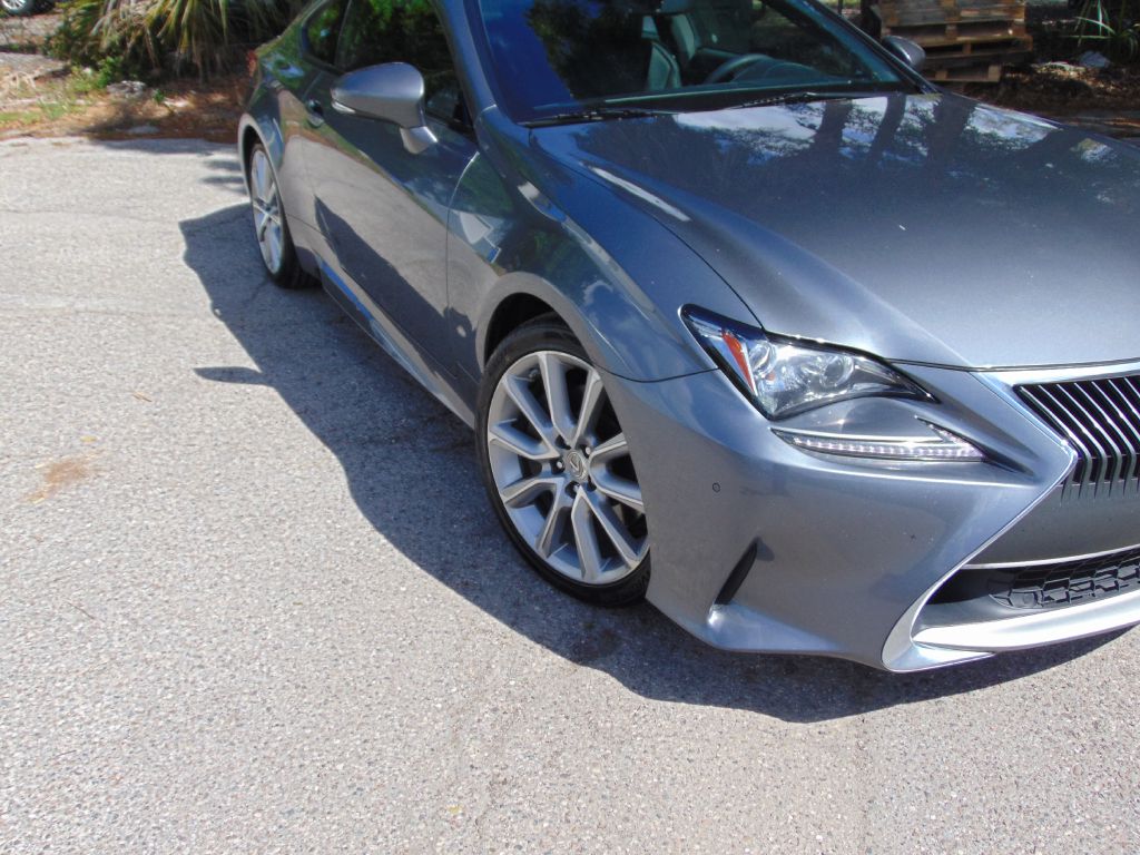 Photo 2 of this LEXUS RC