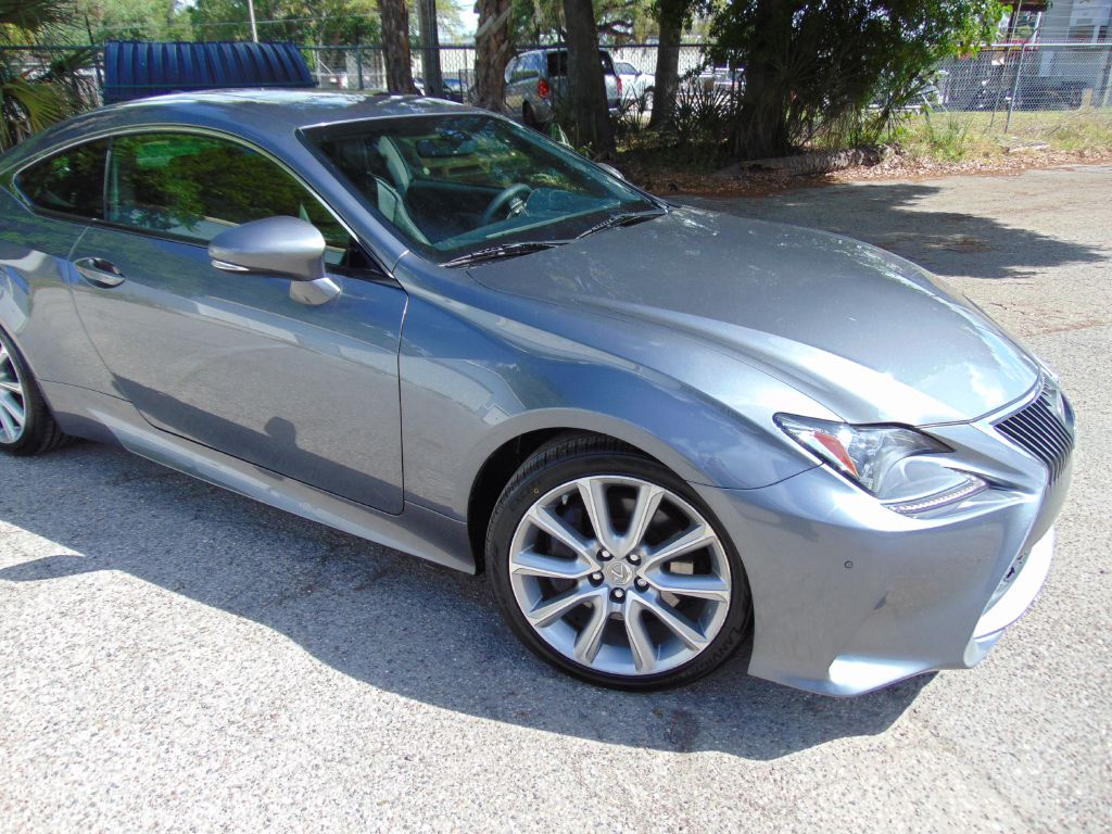 Photo 3 of this LEXUS RC
