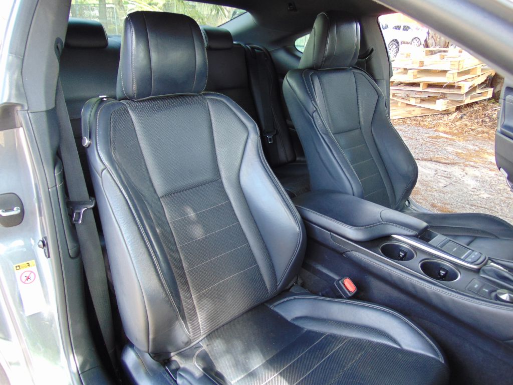 Photo 22 of this LEXUS RC