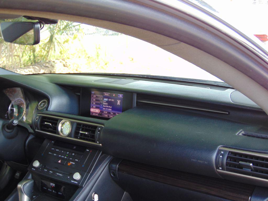 Photo 24 of this LEXUS RC