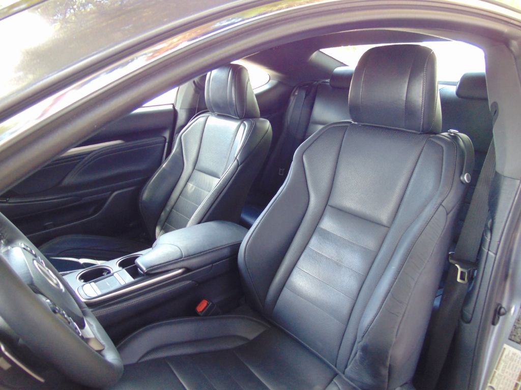 Photo 27 of this LEXUS RC