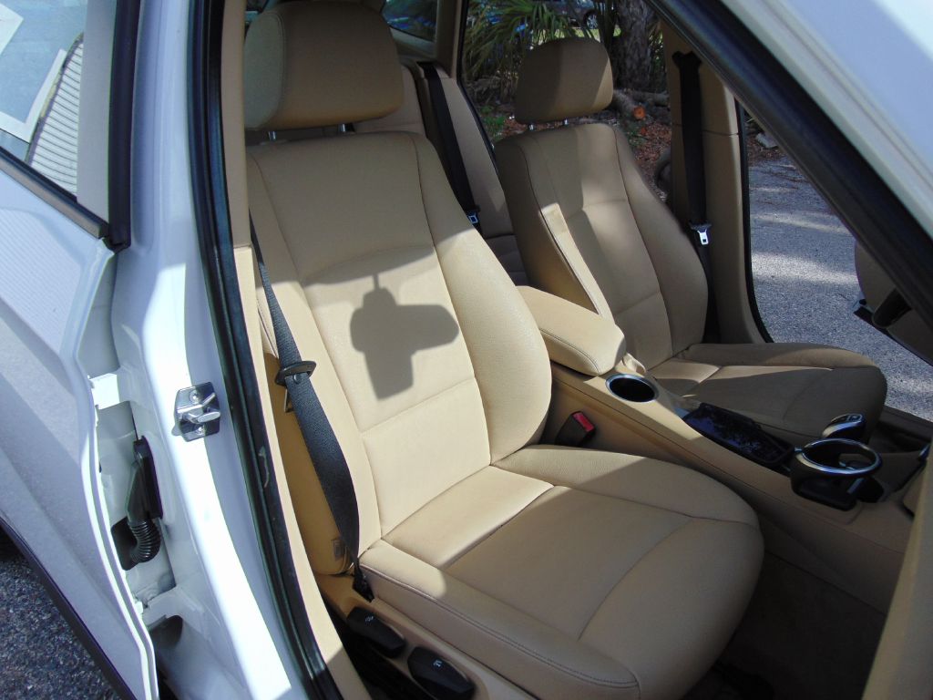 Photo 23 of this BMW X1