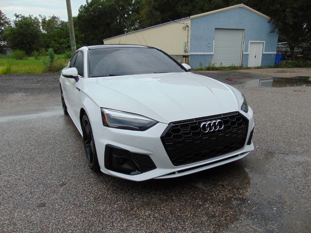 Photo 2 of this AUDI A5
