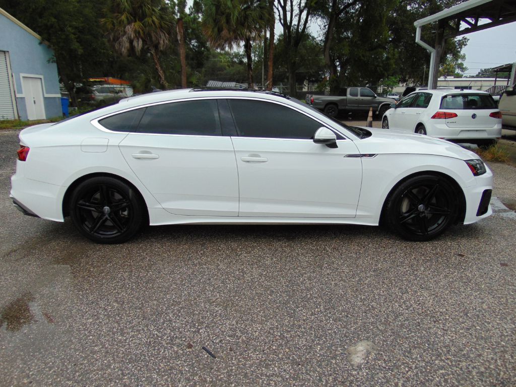 Photo 10 of this AUDI A5