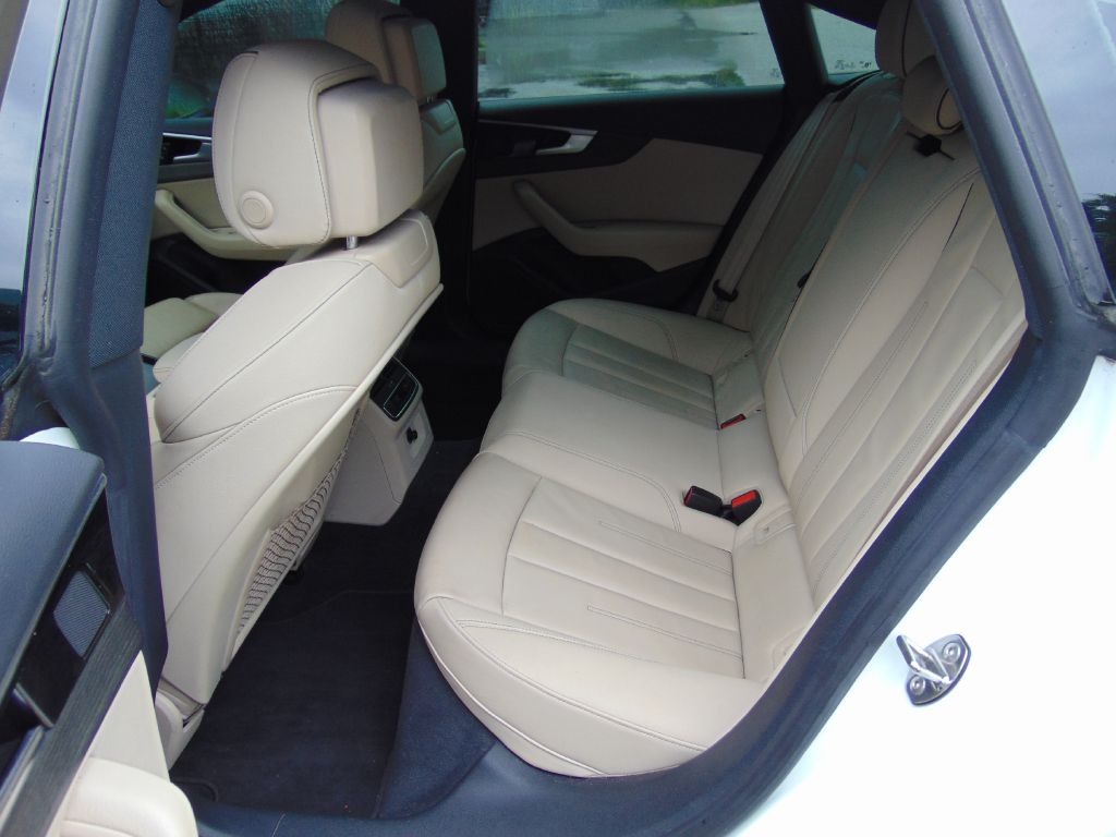 Photo 16 of this AUDI A5