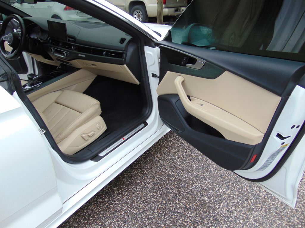 Photo 20 of this AUDI A5