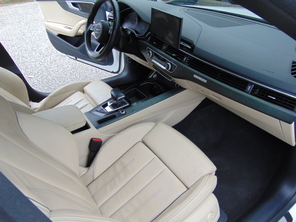 Photo 21 of this AUDI A5