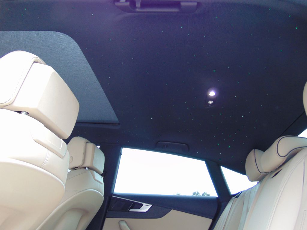 Photo 23 of this AUDI A5