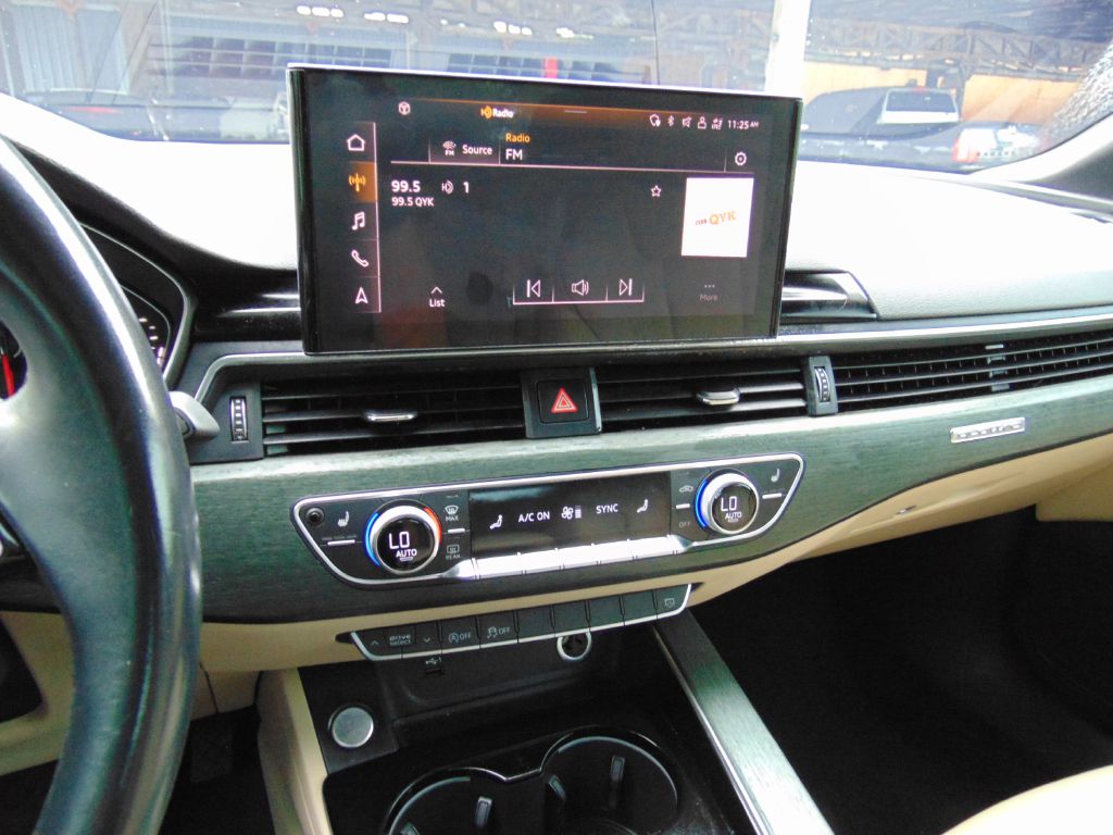 Photo 24 of this AUDI A5