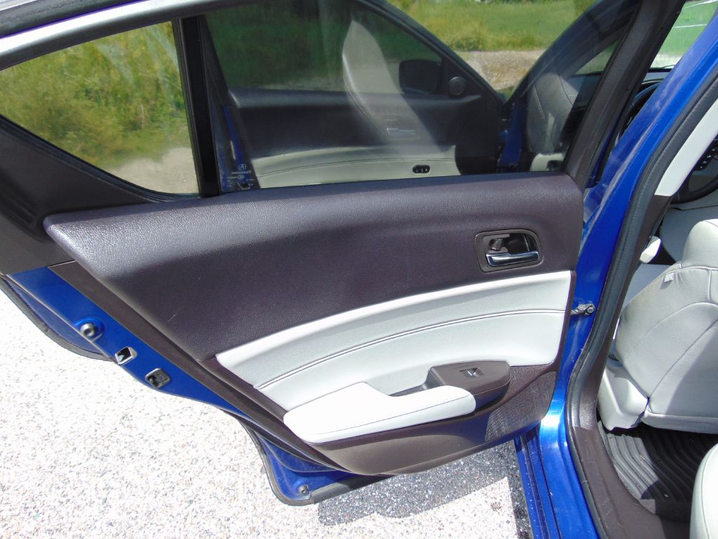 Photo 20 of this ACURA ILX