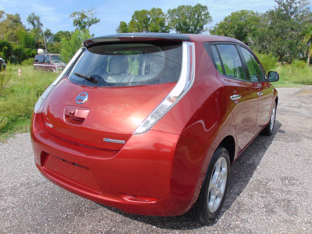 Photo 10 of this NISSAN LEAF