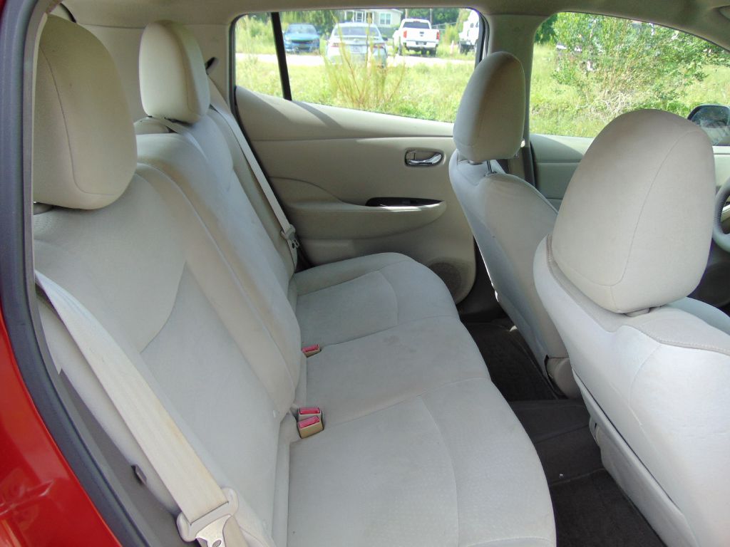 Photo 16 of this NISSAN LEAF