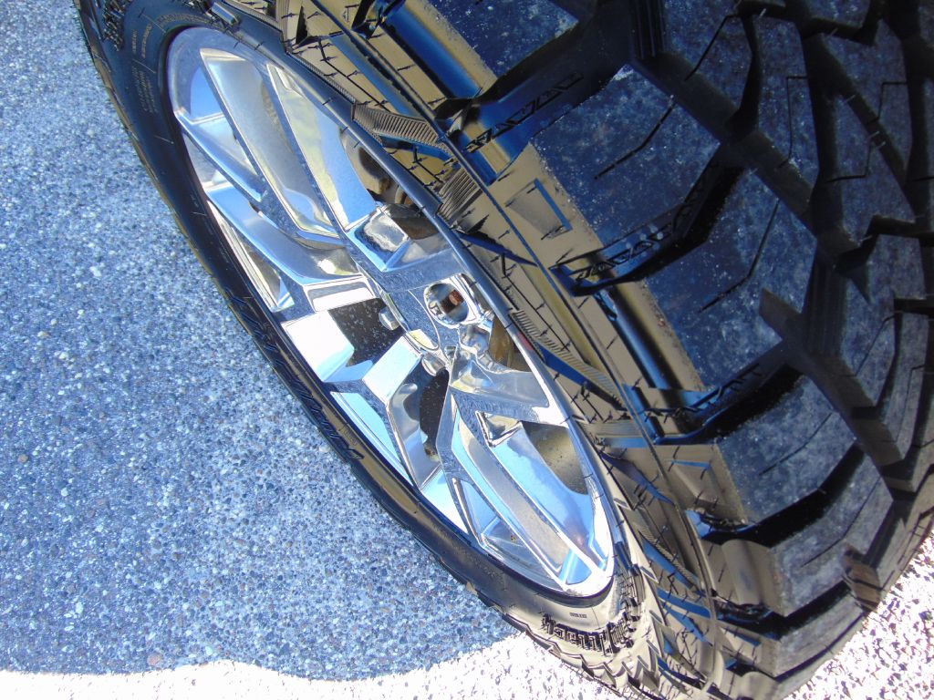 Photo 12 of this GMC SIERRA