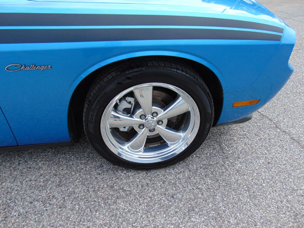 Photo 10 of this DODGE CHALLENGER