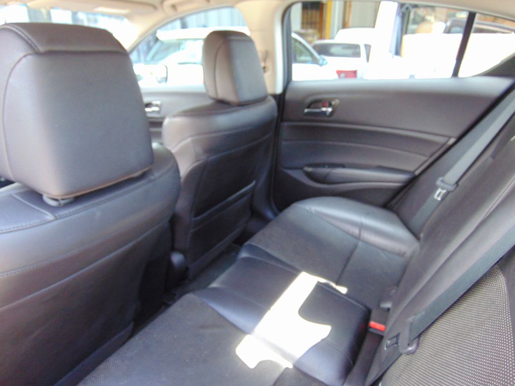 Photo 20 of this ACURA ILX