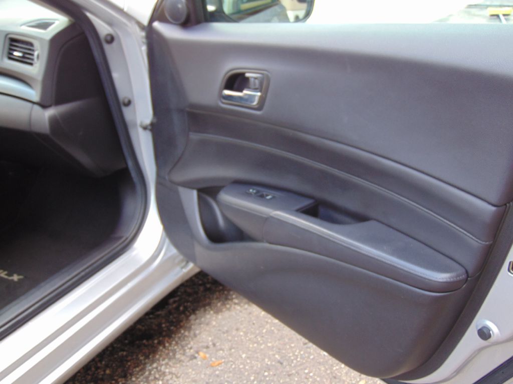 Photo 25 of this ACURA ILX