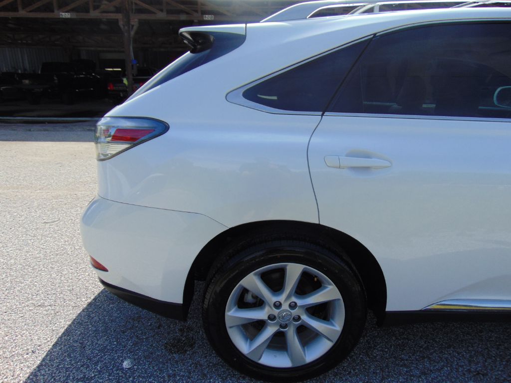 Photo 8 of this LEXUS RX