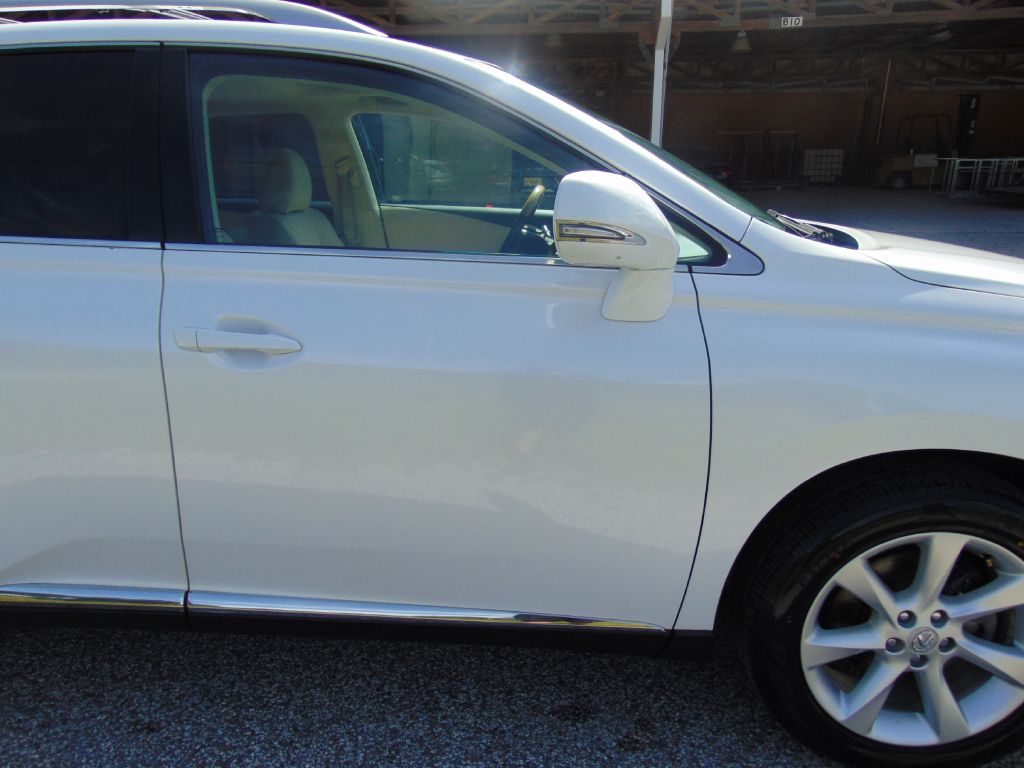 Photo 9 of this LEXUS RX