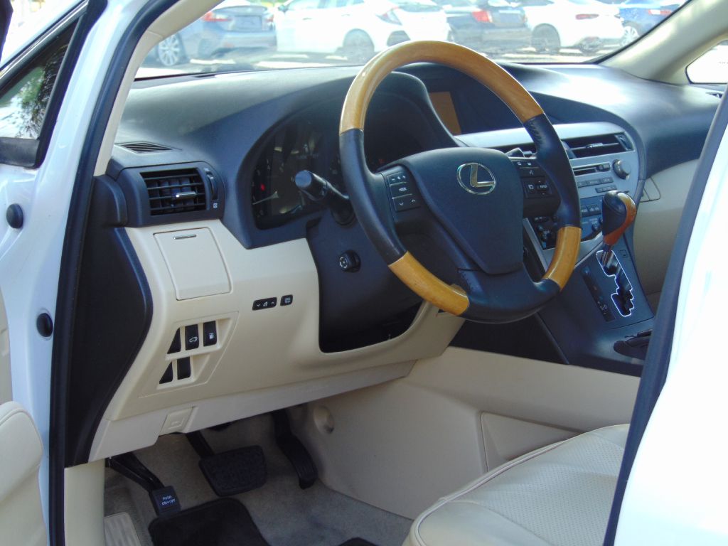 Photo 19 of this LEXUS RX