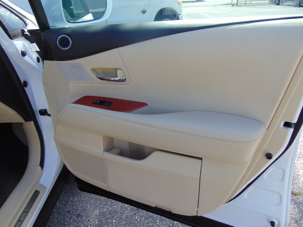 Photo 26 of this LEXUS RX