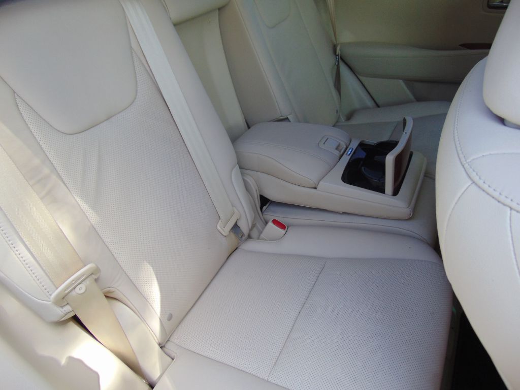 Photo 28 of this LEXUS RX