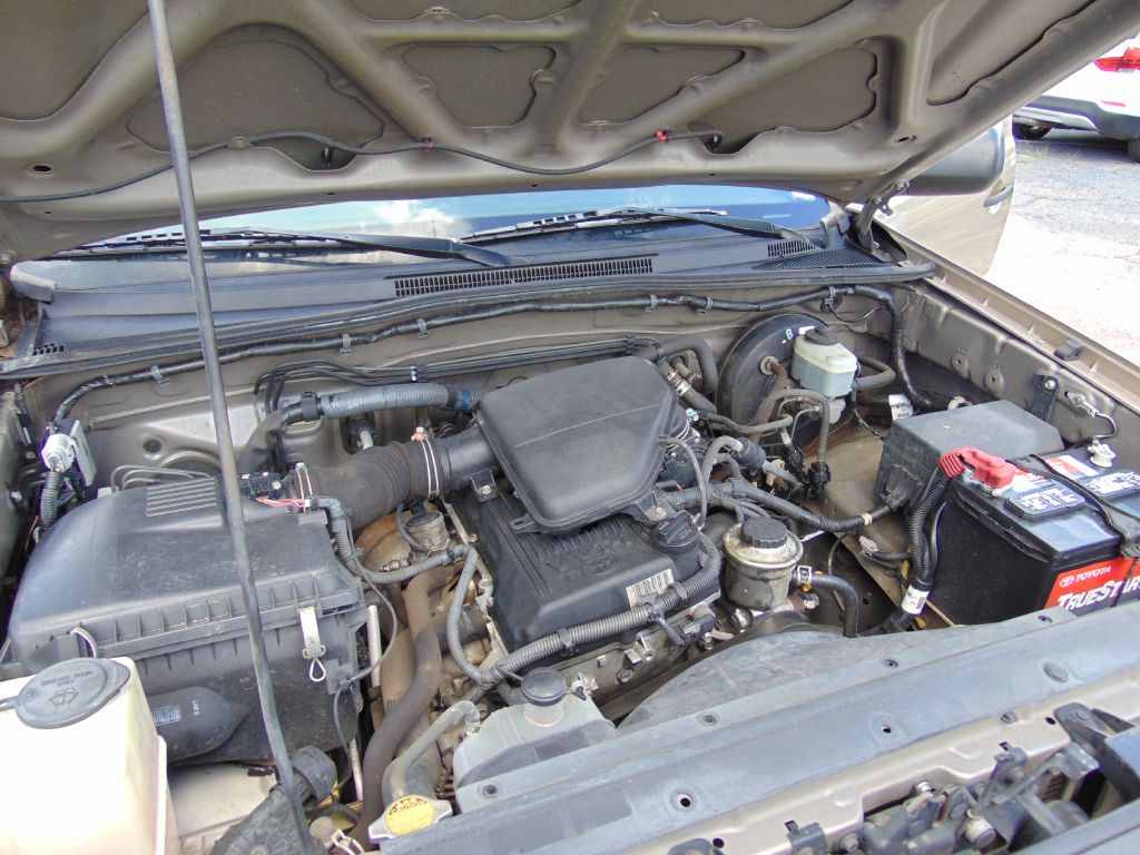 Photo 16 of this TOYOTA TACOMA