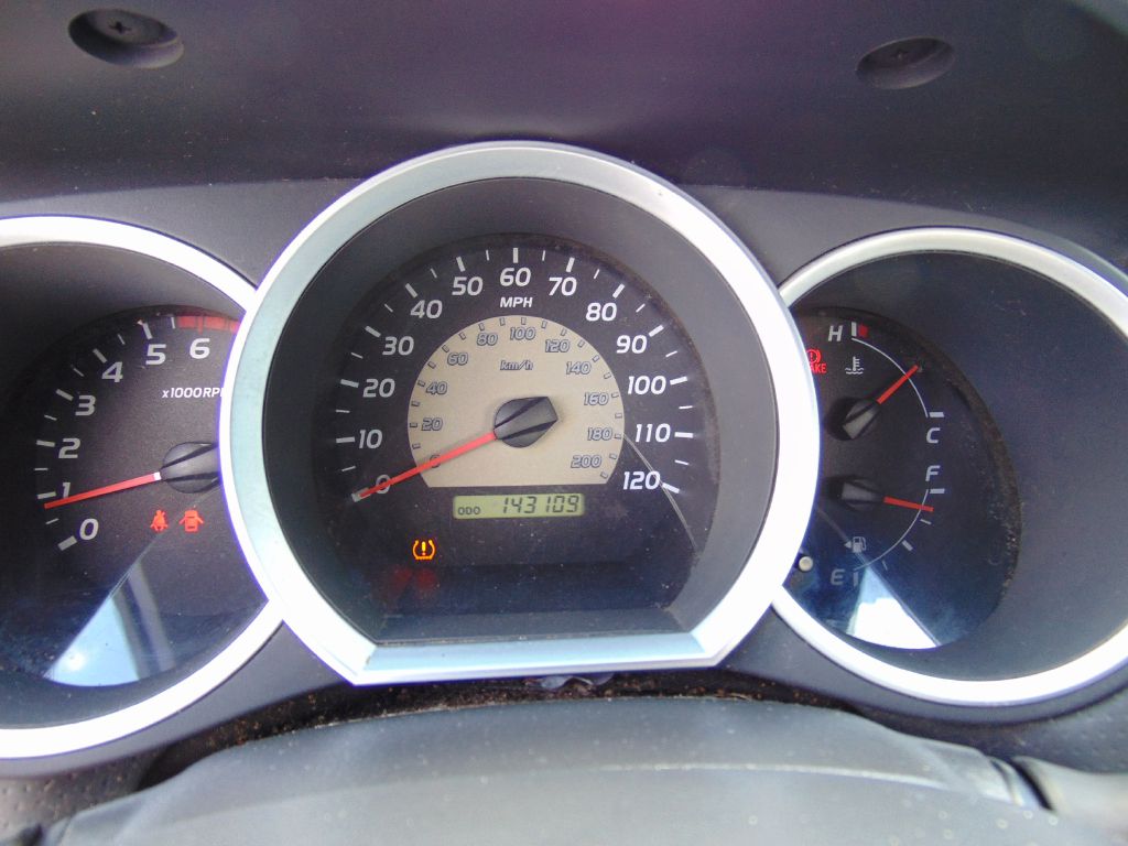 Photo 17 of this TOYOTA TACOMA