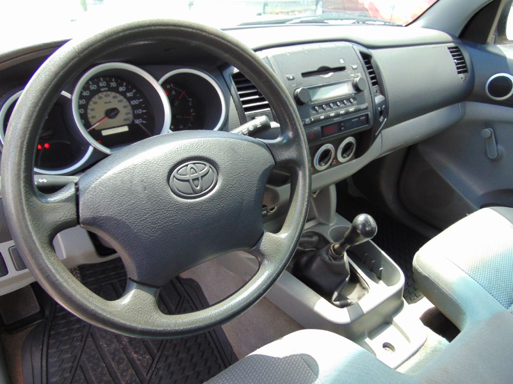 Photo 21 of this TOYOTA TACOMA