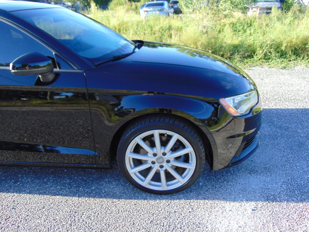 Photo 2 of this AUDI A3