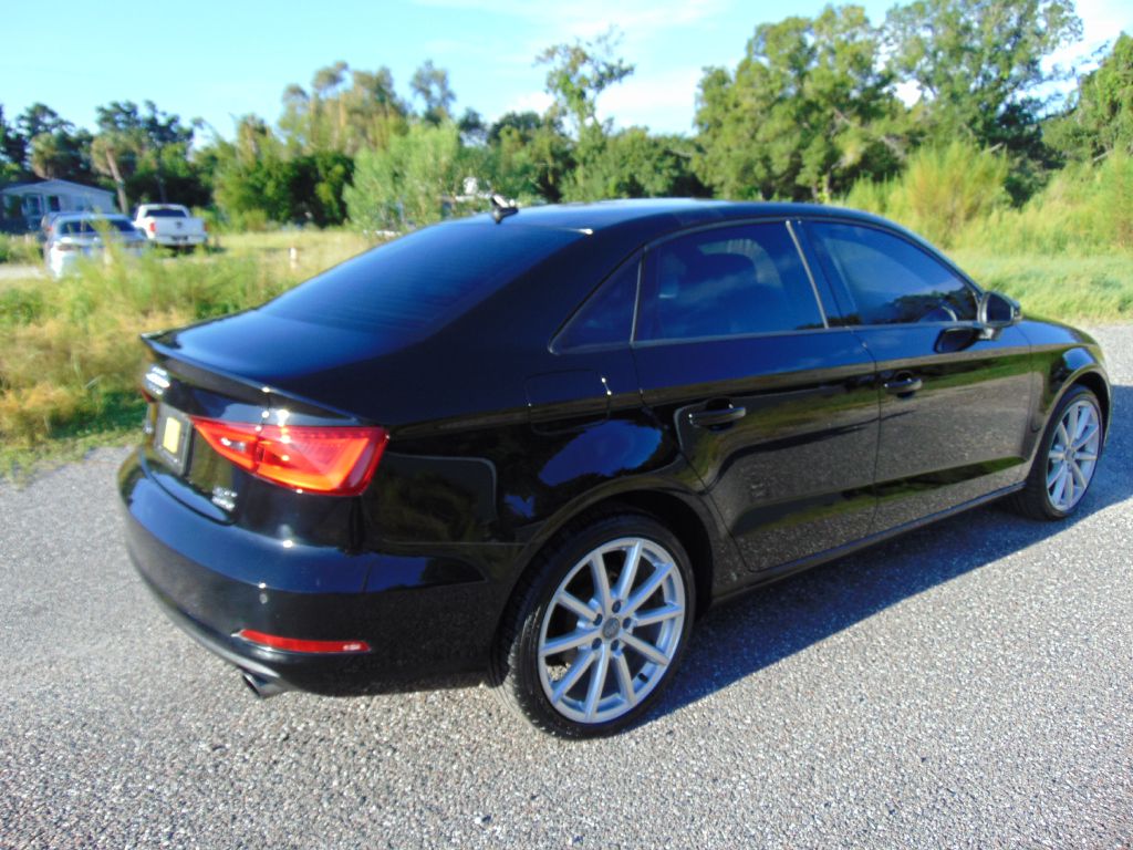 Photo 5 of this AUDI A3
